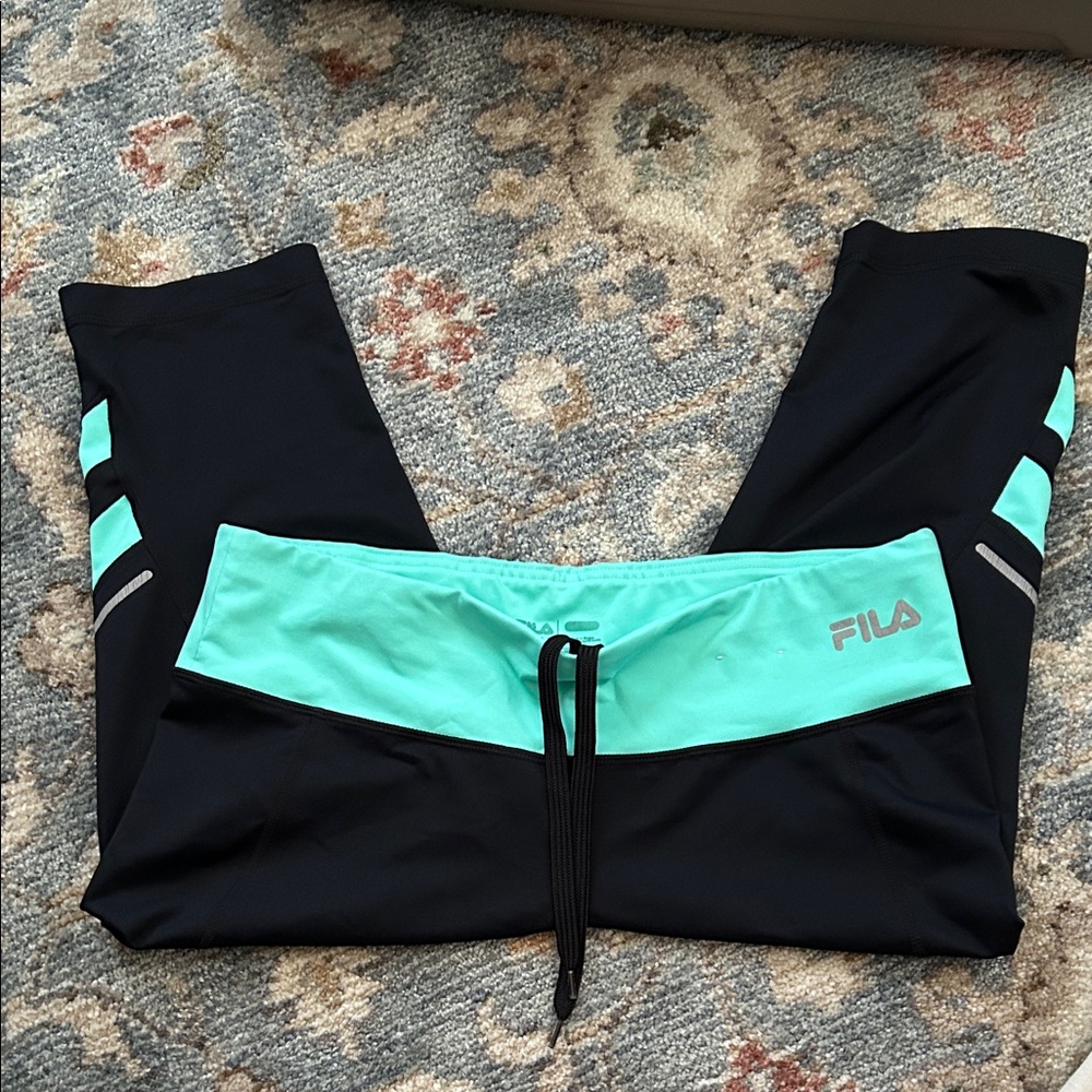 FILA Capri yoga pants L